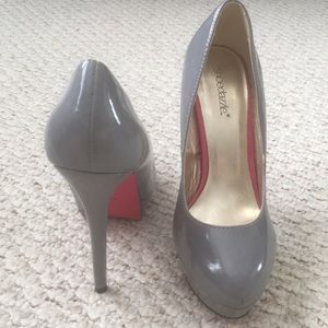 shoedazzle grey high heels